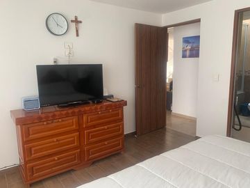 CASA EN VENTA CON JARDIN Y TERRAZA