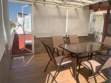 CASA EN VENTA CON JARDIN Y TERRAZA