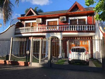 Chalet en venta en Villa Luzuriaga