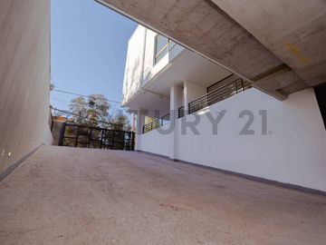 casa condominio en arriendo/venta en pachaquiaro. Cod V1080042