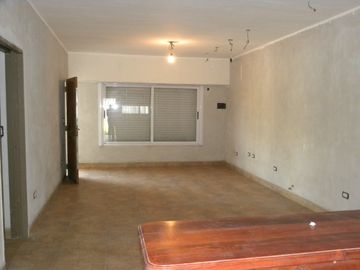 Casa en venta en Isidro Casanova