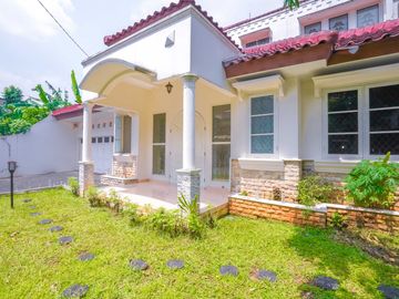 Rumah Tanah Luas 6 Menit ke Gerbang Tol Brigif 4 Hadap Timur J-45797