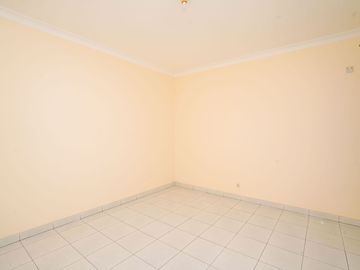 Rumah Tanah Luas 6 Menit ke Gerbang Tol Brigif 4 Hadap Timur J-45797