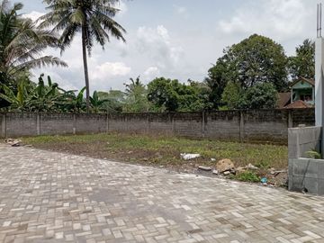 TERMURAH, Siap HUNI rumah etnik 1 lantai dekat pusat kota.