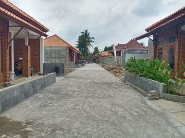 TERMURAH, Siap HUNI rumah etnik 1 lantai dekat pusat kota.