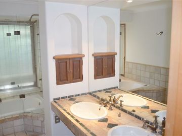 Casa en venta Lo Barnechea de 5 dorm. en Lo Barnechea