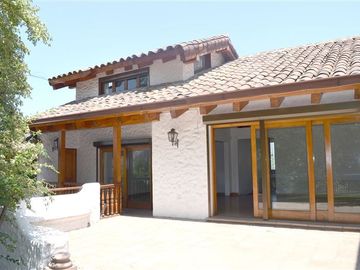Casa en venta Lo Barnechea de 5 dorm. en Lo Barnechea