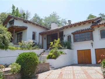 Casa en venta Lo Barnechea de 5 dorm. en Lo Barnechea