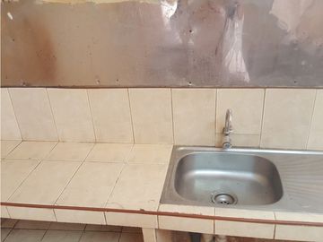 REMATE CASA DE 2 PISOS EN AVENIDA A PRECIO DE TERRENO EN CHICLAYO