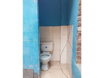 REMATE CASA DE 2 PISOS EN AVENIDA A PRECIO DE TERRENO EN CHICLAYO