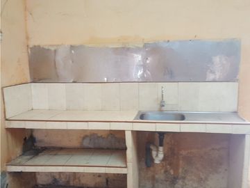 REMATE CASA DE 2 PISOS EN AVENIDA A PRECIO DE TERRENO EN CHICLAYO