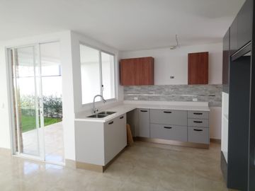 Casa por estrenar de venta en Cumbaya