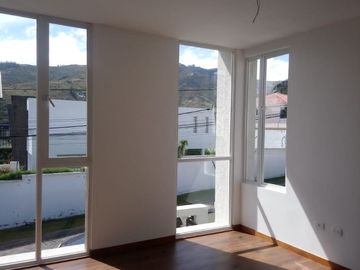 Casa por estrenar de venta en Cumbaya