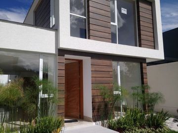 Casa por estrenar de venta en Cumbaya