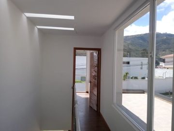 Casa por estrenar de venta en Cumbaya