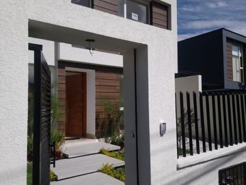 Casa por estrenar de venta en Cumbaya