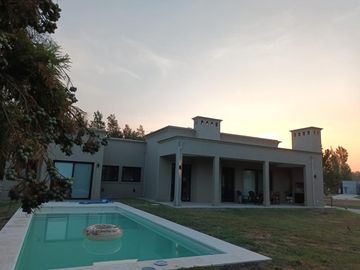 Casa en alquiler amoblada y equipada  en  el Barrio El Cardal I