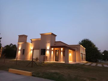 Casa en alquiler amoblada y equipada  en  el Barrio El Cardal I