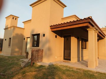 Casa en alquiler amoblada y equipada  en  el Barrio El Cardal I