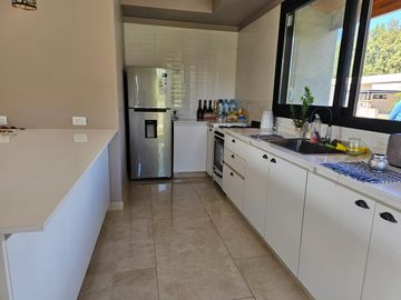 Casa en alquiler amoblada y equipada  en  el Barrio El Cardal I