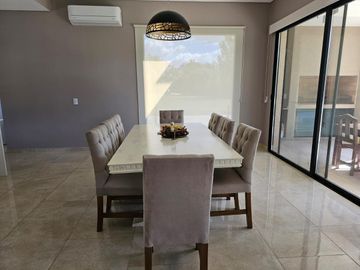 Casa en alquiler amoblada y equipada  en  el Barrio El Cardal I