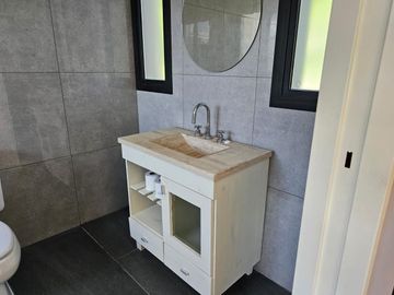 Casa en alquiler amoblada y equipada  en  el Barrio El Cardal I