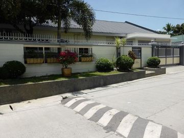 Elegant Spacious Bungalow House with 4 Bedroom for sale in A