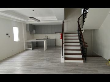 SOCORRO QUEZON CITY, CORNER W/ 5-ROOMS 3-PARKING BALCONY