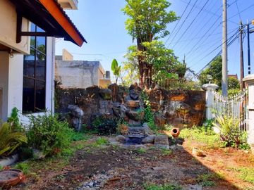Rumah Bangus dengan Tanah Luas di Condongcatur, Sleman