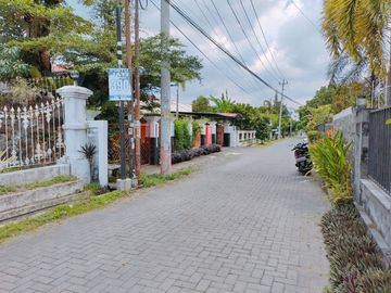 Rumah Bangus dengan Tanah Luas di Condongcatur, Sleman