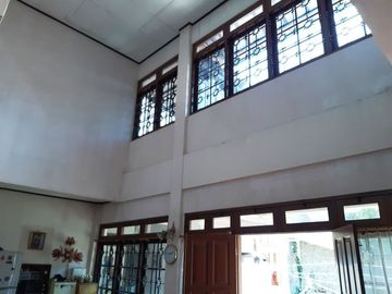Rumah Bangus dengan Tanah Luas di Condongcatur, Sleman