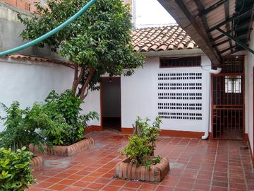 casa en venta en la cabrera. Cod V7602