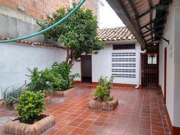 casa en venta en la cabrera. Cod V7602