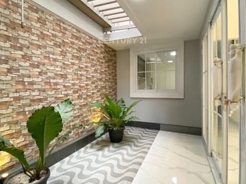 Dijual Rumah Renov Siap Huni Dalam Cluster Di Sektor 7 GB 18792