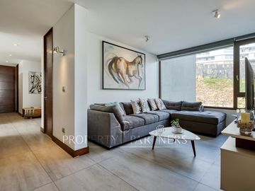 Departamento con vista despejada en San Carlos de Apoquindo