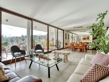 Departamento con vista despejada en San Carlos de Apoquindo