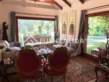Casa Gran Paisajismo en Venta 4D-4B en Lo Barnechea
