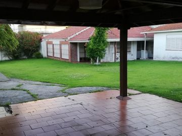 CHALET SOBRE 2 LOTES FARO PUNTA MOGOTES