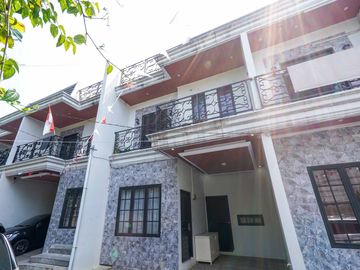Rumah 2 Lt 15 Menit ke RS Sentra Medika Cisalak Hadap Selatan J-54661