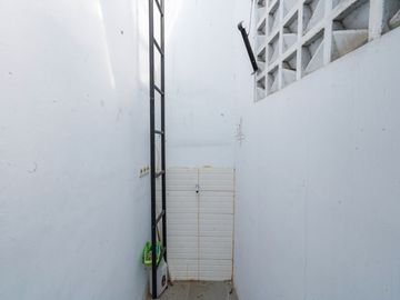 Rumah 2 Lt 15 Menit ke RS Sentra Medika Cisalak Hadap Selatan J-54661