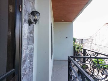 Rumah 2 Lt 15 Menit ke RS Sentra Medika Cisalak Hadap Selatan J-54661