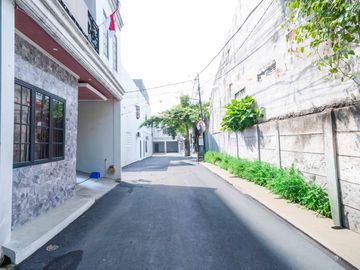 Rumah 2 Lt 15 Menit ke RS Sentra Medika Cisalak Hadap Selatan J-54661