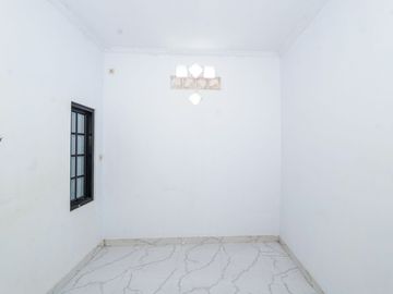 Rumah 2 Lt 15 Menit ke RS Sentra Medika Cisalak Hadap Selatan J-54661