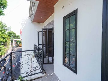 Rumah 2 Lt 15 Menit ke RS Sentra Medika Cisalak Hadap Selatan J-54661