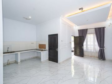 Rumah 2 Lt 15 Menit ke RS Sentra Medika Cisalak Hadap Selatan J-54661