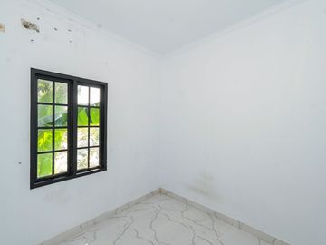 Rumah 2 Lt 15 Menit ke RS Sentra Medika Cisalak Hadap Selatan J-54661