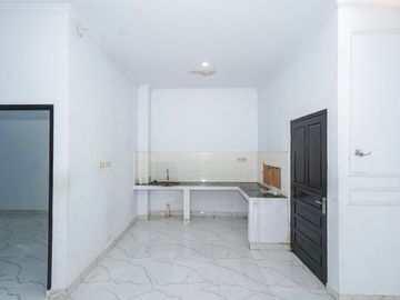 Rumah 2 Lt 15 Menit ke RS Sentra Medika Cisalak Hadap Selatan J-54661
