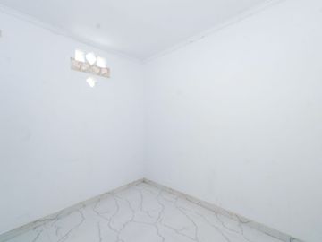 Rumah 2 Lt 15 Menit ke RS Sentra Medika Cisalak Hadap Selatan J-54661