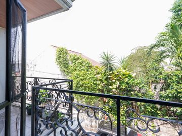 Rumah 2 Lt 15 Menit ke RS Sentra Medika Cisalak Hadap Selatan J-54661