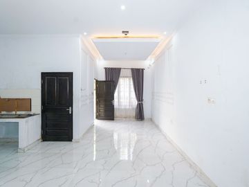 Rumah 2 Lt 15 Menit ke RS Sentra Medika Cisalak Hadap Selatan J-54661